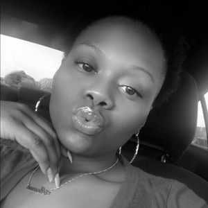 Meet your Posher, Alexus